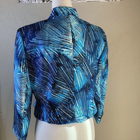 Nipon boutique size four three-quarter length sleeves cropped jacket - Picture 4 of 12